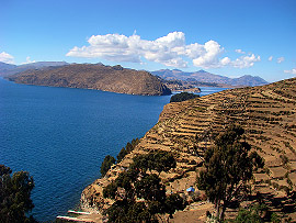 terasy nad pobeím Isla del Sol